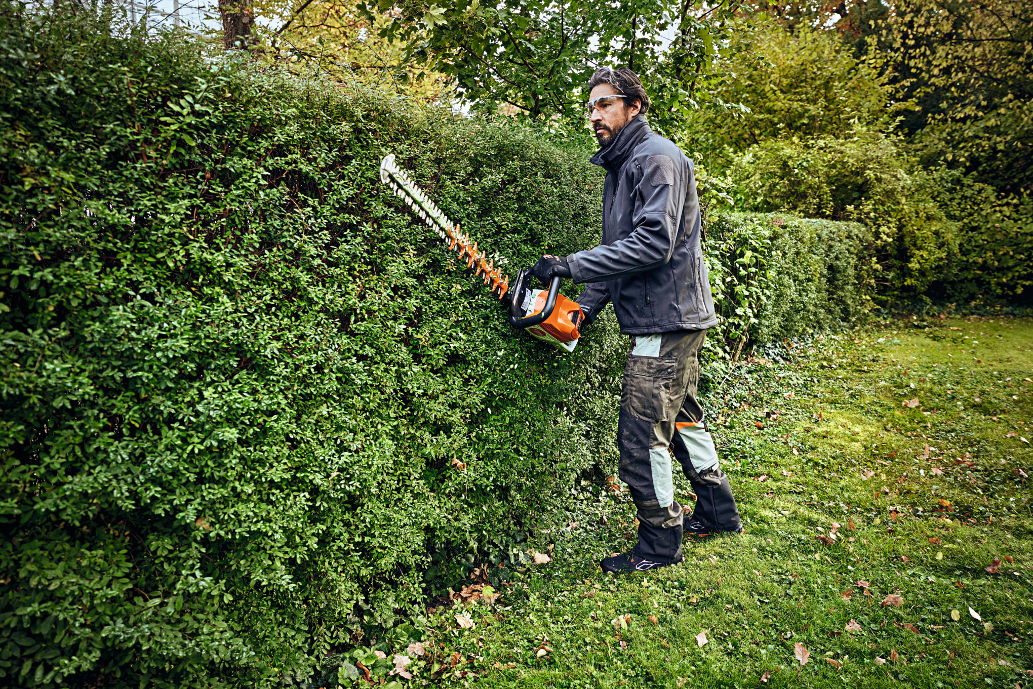 STIHL HSA 100 Battery Powered Hedge Trimmer